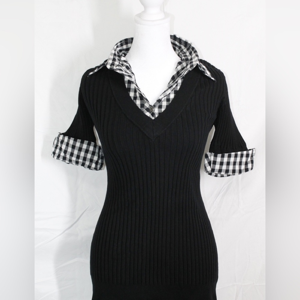 Tracy M Black Ribbed V-Neck Sweater with Black & White Gingham Collar